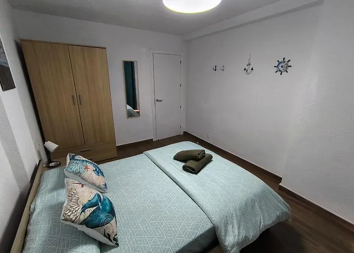 Sunny Flat With Huge Terrace! Close Downtown!